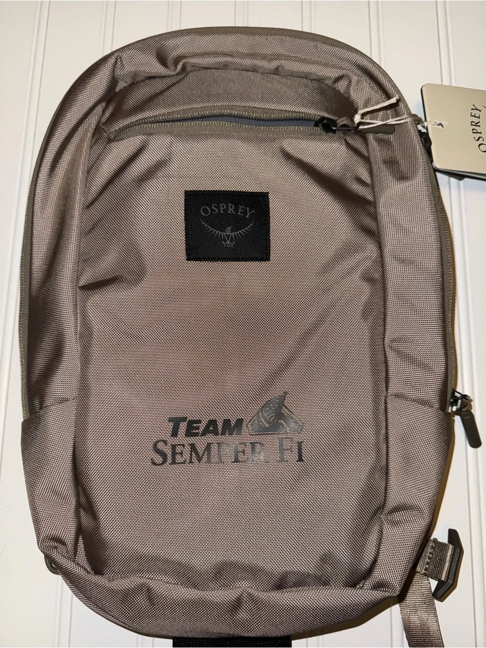 OSPREY Men's Taupe Backpack with Team Semper Fi Graphic